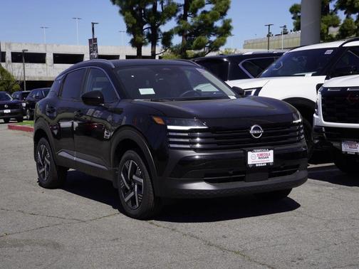Super Black 2026 Nissan Kicks SV