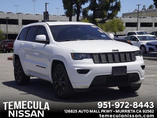 Bright White Clearcoat 2021 Jeep Grand Cherokee Laredo X