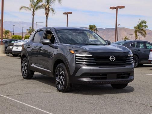 Gun Metallic 2025 Nissan Kicks SV