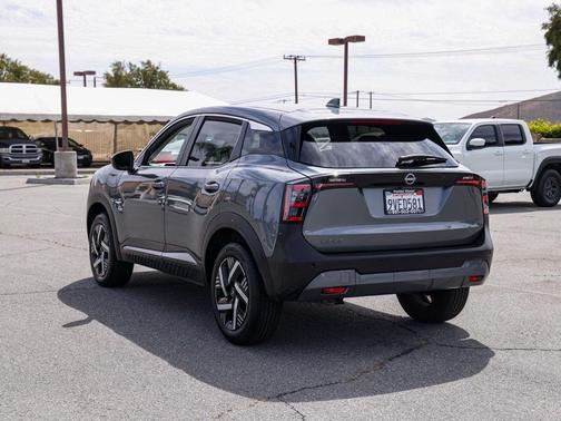 Gun Metallic 2025 Nissan Kicks SV