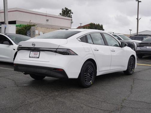 Cloud White 2026 Nissan Sentra SV