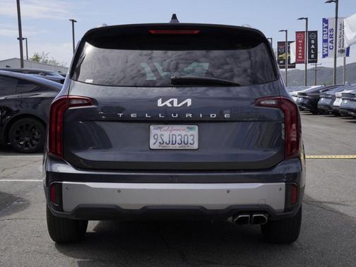 Gray 2023 Kia Telluride S