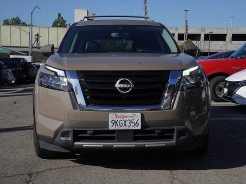 2023 Nissan Pathfinder Platinum