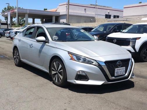 2022 Nissan Altima 2.5 SV