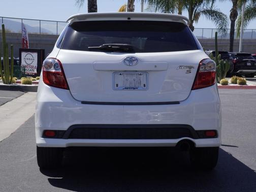 Super White 2013 Toyota Matrix S