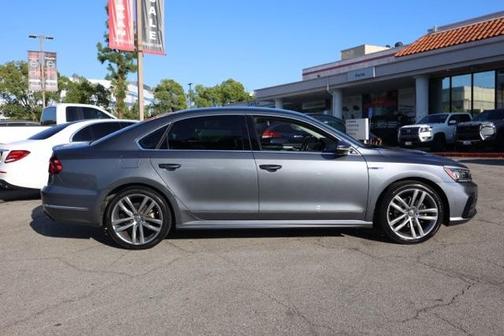 2017 Volkswagen Passat 1.8T R-Line