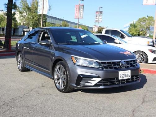 2017 Volkswagen Passat 1.8T R-Line