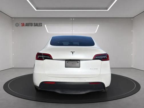 2021 Tesla Model Y Long Range Dual Motor All-Wheel Drive