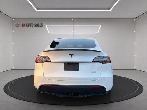 2022 Tesla Model Y Performance Dual Motor All-Wheel Drive