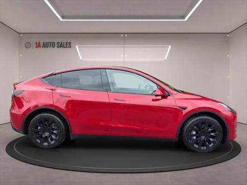 2022 Tesla Model Y Long Range Dual Motor All-Wheel Drive