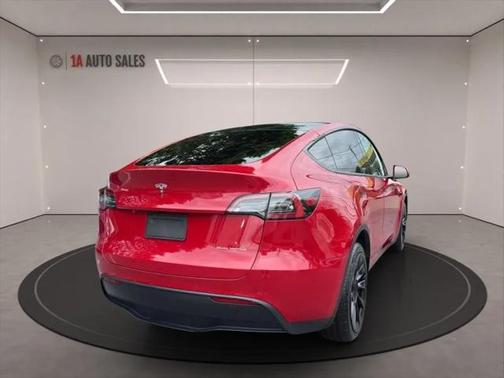 2022 Tesla Model Y Long Range Dual Motor All-Wheel Drive