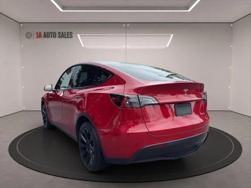 2022 Tesla Model Y Long Range Dual Motor All-Wheel Drive