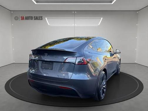 2022 Tesla Model Y Performance Dual Motor All-Wheel Drive