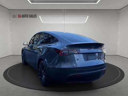 2022 Tesla Model Y Performance Dual Motor All-Wheel Drive