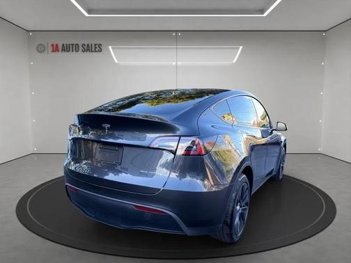 2024 Tesla Model Y Long Range Dual Motor All-Wheel Drive
