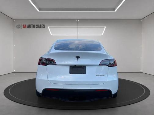 2022 Tesla Model Y Long Range Dual Motor All-Wheel Drive