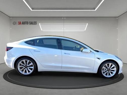 2019 Tesla Model 3 Long Range