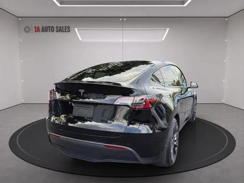 2022 Tesla Model Y Performance Dual Motor All-Wheel Drive