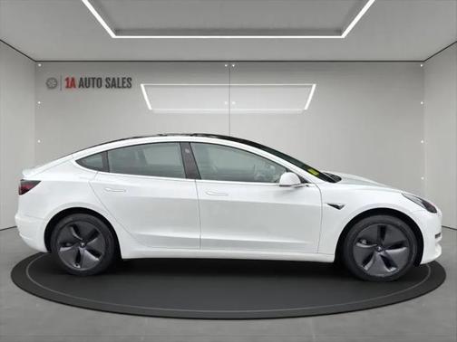 2019 Tesla Model 3 Standard Range Plus