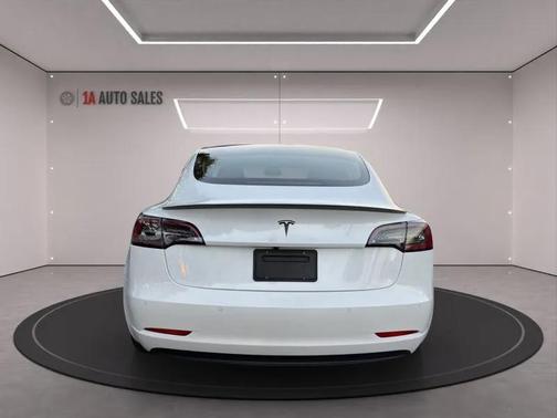 2019 Tesla Model 3 Performance