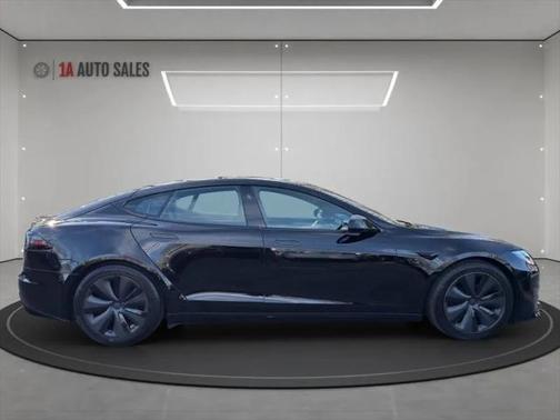 2022 Tesla Model S Base