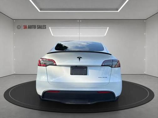 2023 Tesla Model Y Long Range Dual Motor All-Wheel Drive