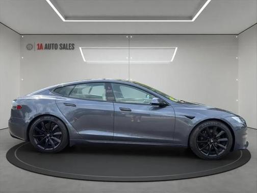 2021 Tesla Model S Plaid