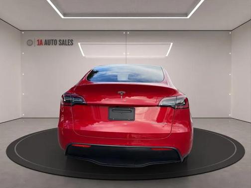 2022 Tesla Model Y Long Range Dual Motor All-Wheel Drive