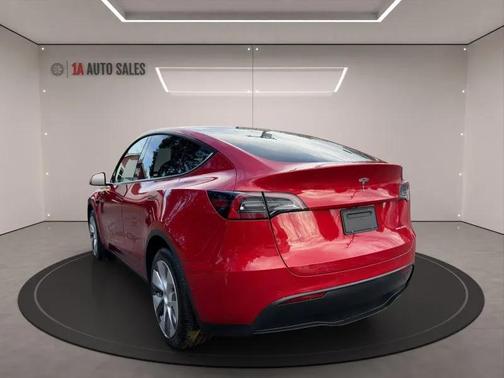 2022 Tesla Model Y Long Range Dual Motor All-Wheel Drive