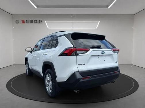 2020 Toyota RAV4 Hybrid LE