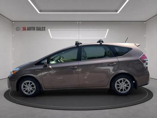 2017 Toyota Prius v Four