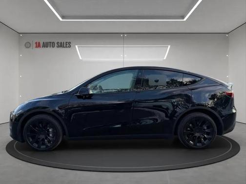 2023 Tesla Model Y Long Range Dual Motor All-Wheel Drive