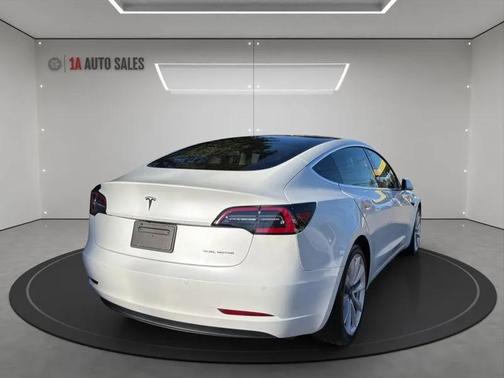 Pearl White Multi-Coat 2019 Tesla Model 3 Long Range