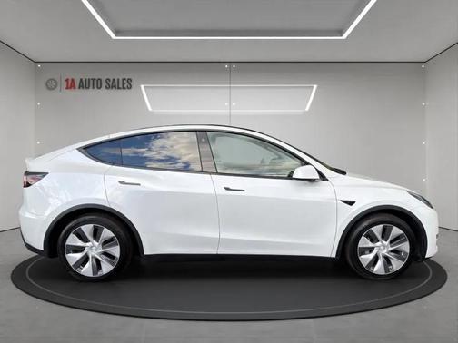 2021 Tesla Model Y Long Range Dual Motor All-Wheel Drive