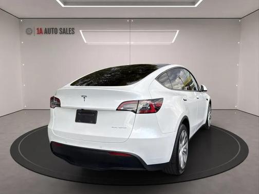 2021 Tesla Model Y Long Range Dual Motor All-Wheel Drive