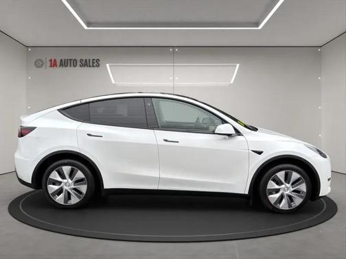 2023 Tesla Model Y AWD