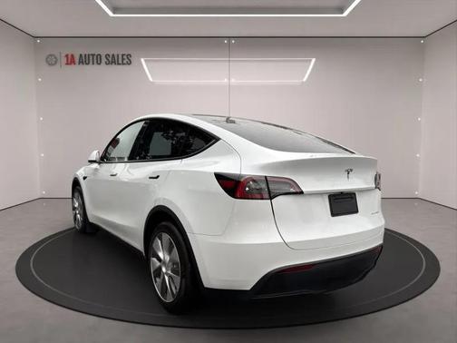 2023 Tesla Model Y AWD