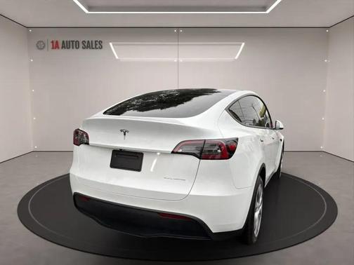 2023 Tesla Model Y AWD