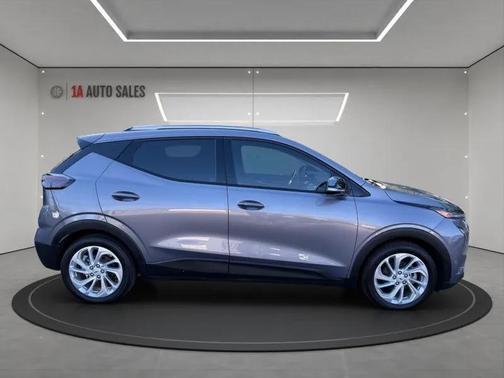 Gray Ghost Metallic 2023 Chevrolet Bolt EUV FWD LT