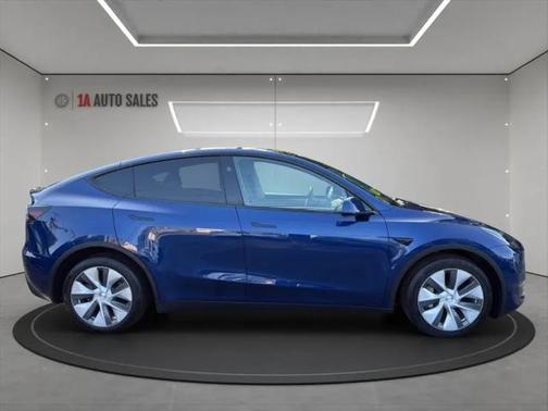 2024 Tesla Model Y Long Range Dual Motor All-Wheel Drive