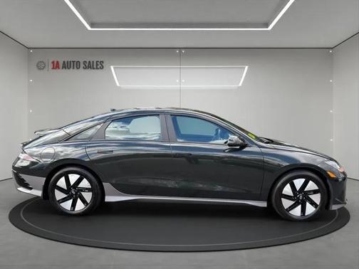 2023 Hyundai IONIQ 6 SE