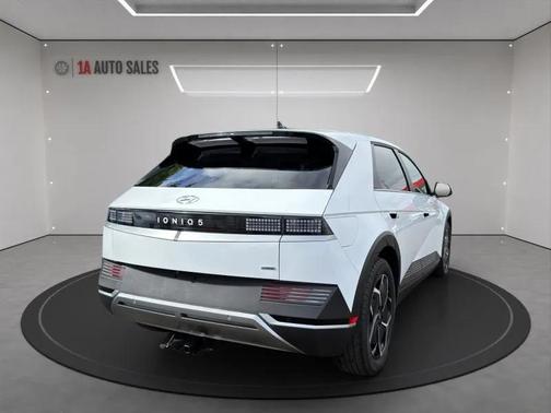 Atlas White 2024 Hyundai IONIQ 5 SE