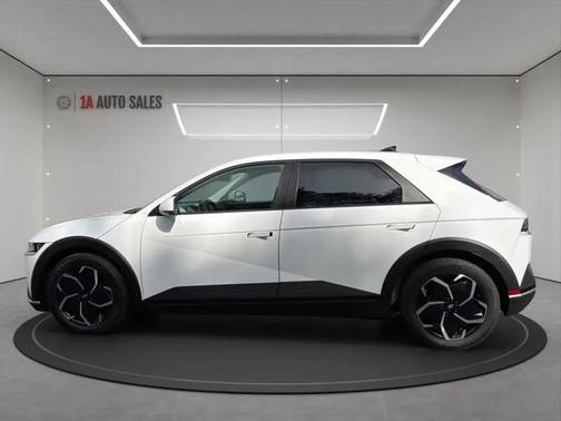 Atlas White 2024 Hyundai IONIQ 5 SE