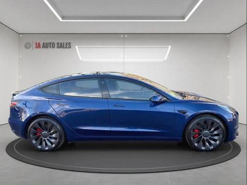 2023 Tesla Model 3 Performance