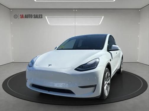2022 Tesla Model Y Long Range Dual Motor All-Wheel Drive