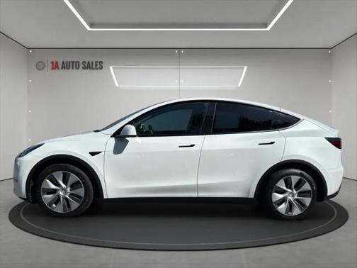 2022 Tesla Model Y Long Range Dual Motor All-Wheel Drive