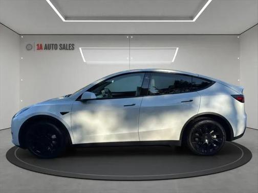 2023 Tesla Model Y Long Range Dual Motor All-Wheel Drive
