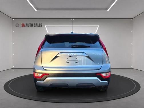 2023 Kia Niro LX