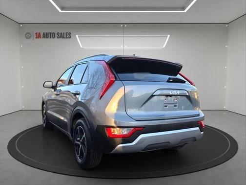 2023 Kia Niro LX