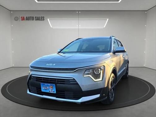 2023 Kia Niro LX
